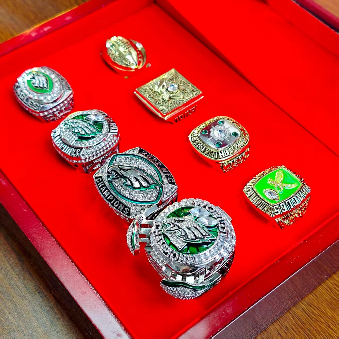 Philadelphia Eagles 8-Piece Championship Ring Set