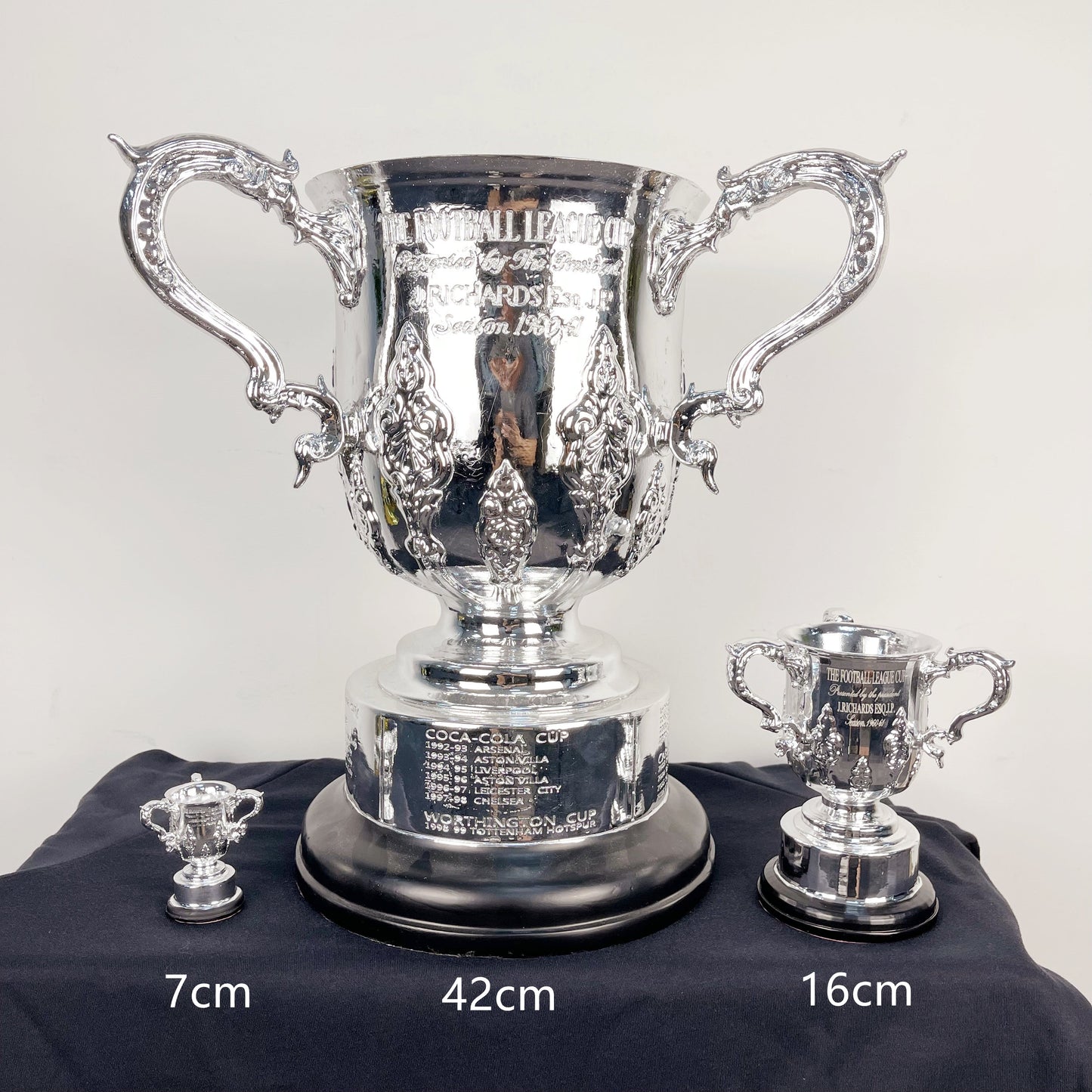 League Cup Carabao Cup Trophy(Only 42cm With 2024-25 Newcastle United Engraved On the Base) )