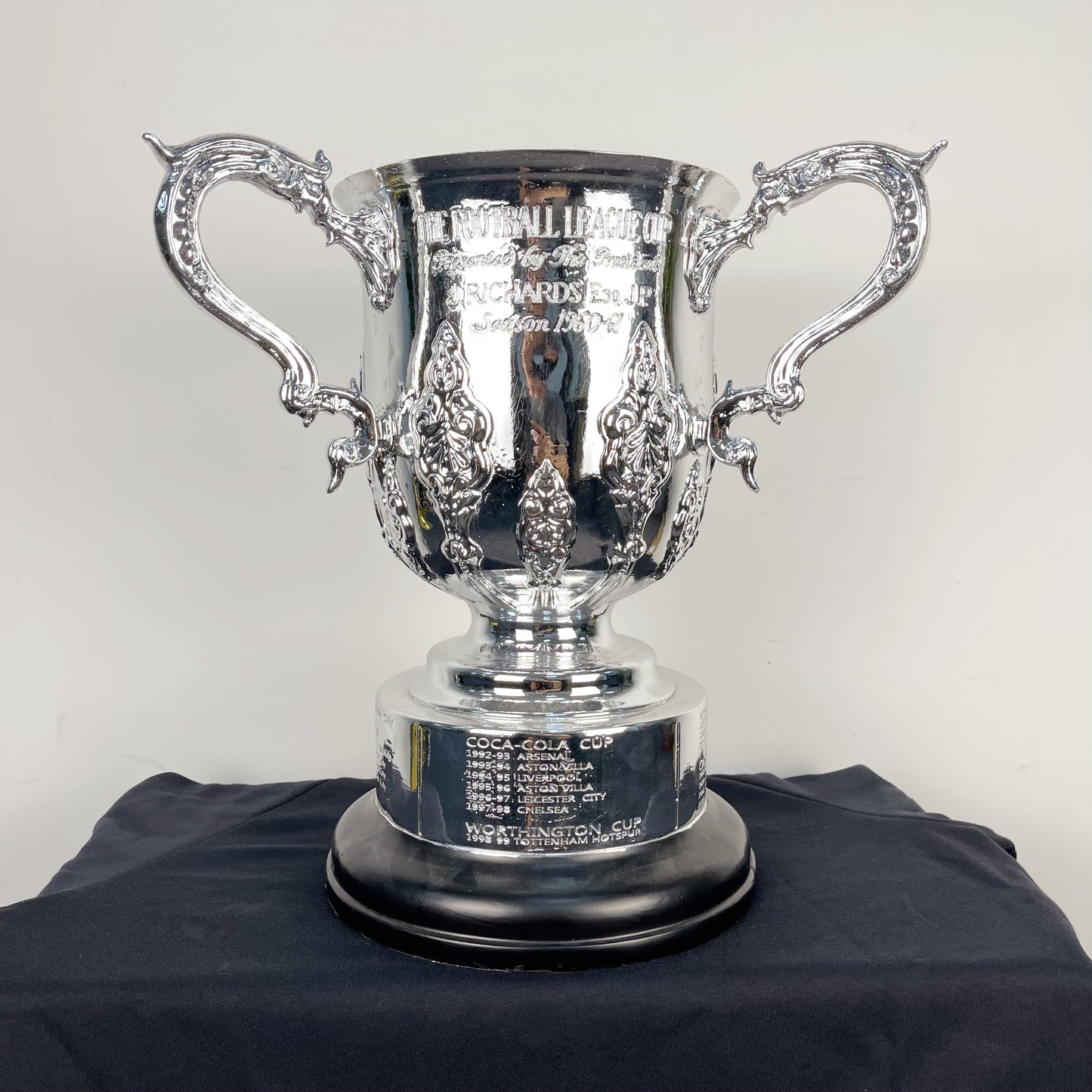 League Cup Carabao Cup Trophy(Only 42cm With 2024-25 Newcastle United Engraved On the Base) )