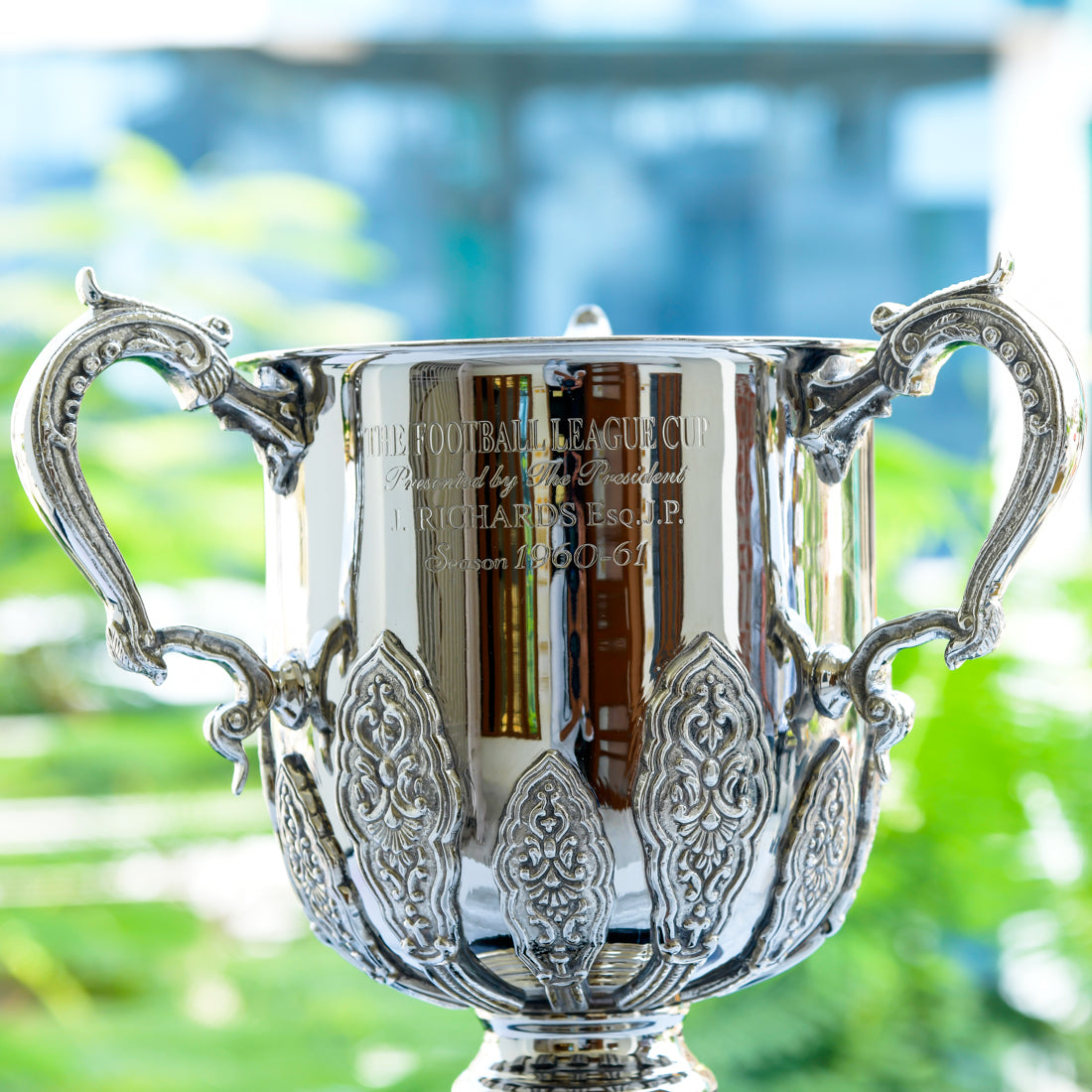 League Cup Carabao Cup Trophy(Only 42cm With 2024-25 Newcastle United Engraved On the Base) )