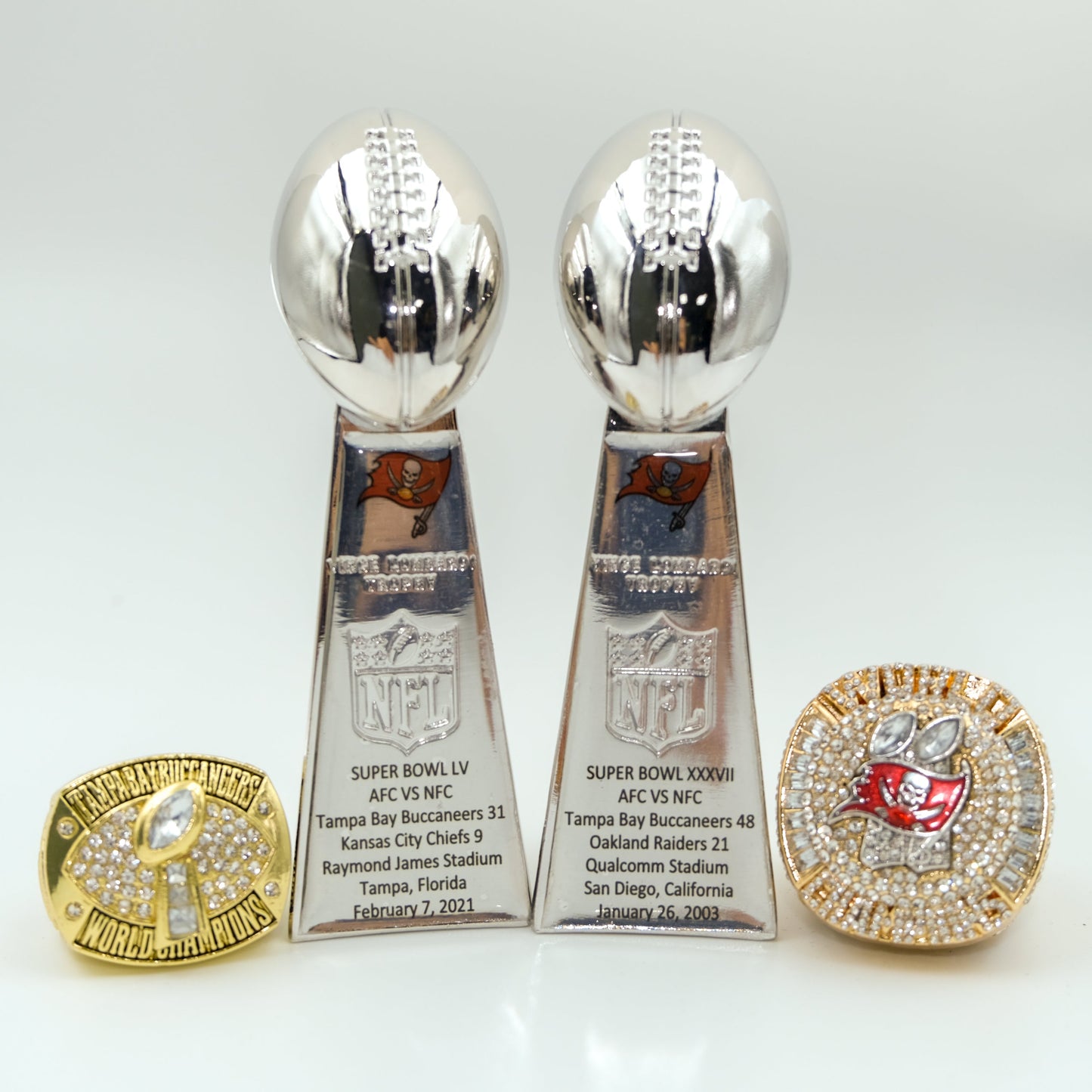 [ Tampa Bay Buccaneers ]2 Trophys and 2 Pcs Ring Set + Box NFL