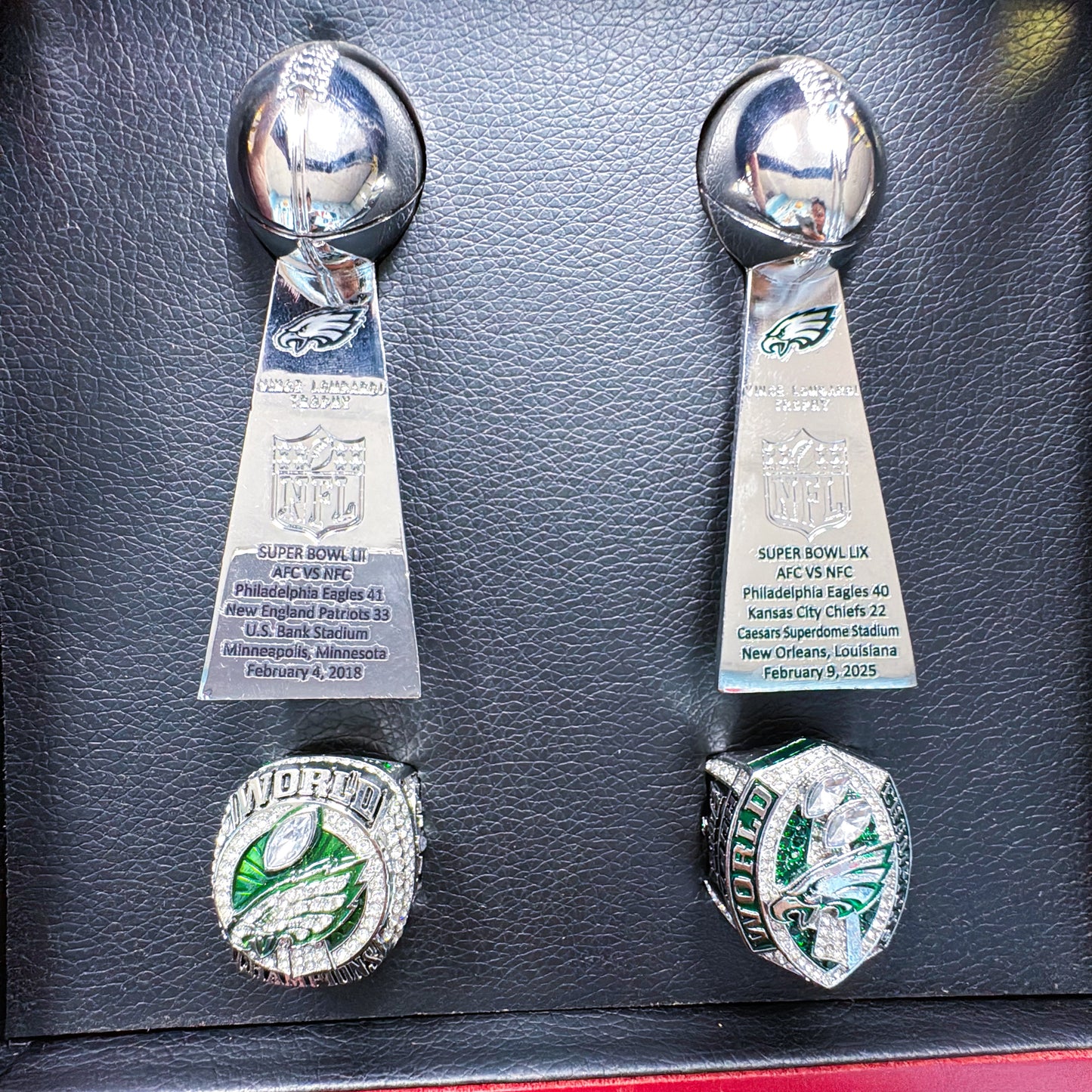 [ Philadelphia Eagles ]2 Trophys and 2   Rings  Set + Box NFL