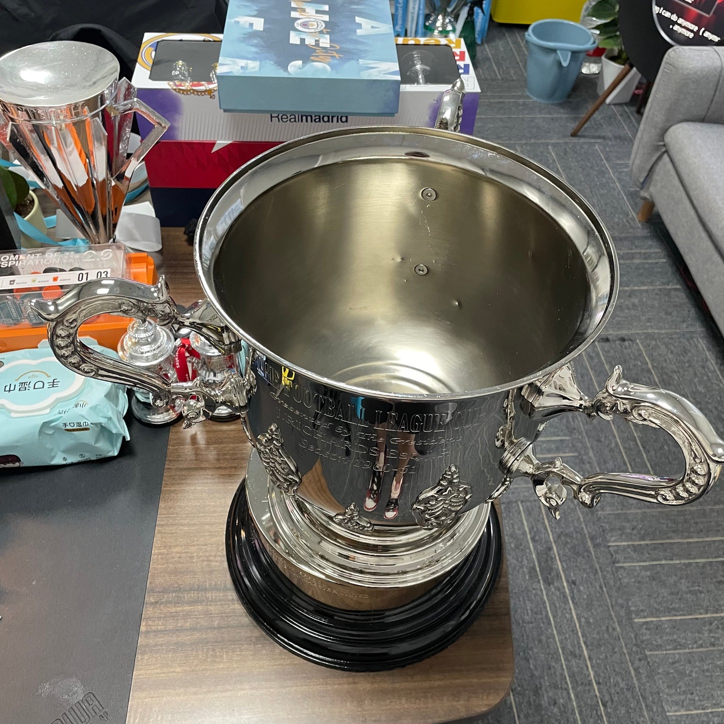 League Cup Carabao Cup Trophy(Only 42cm With 2024-25 Newcastle United  Engraved On the Base) )