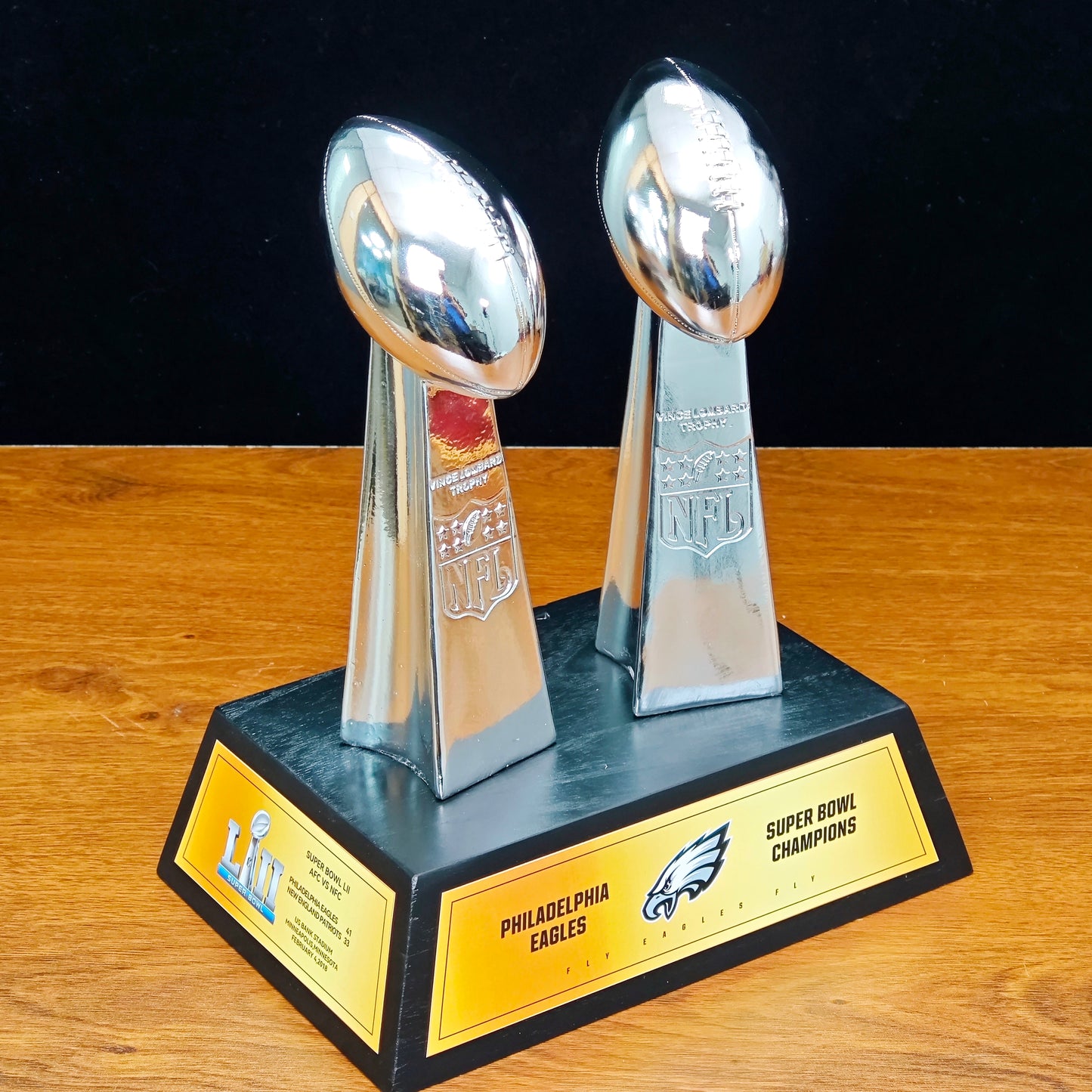 [NFL] Philadelphia Eagles Super Bowl champions With Wooden Base