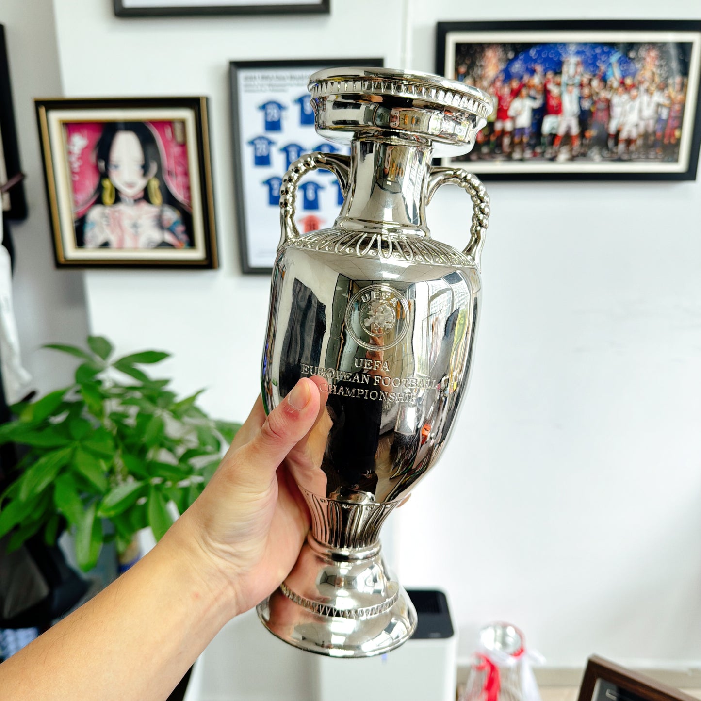 [Metal Version]UEFA Euro Cup  Trophy Henri Delaunay Cup(Indicate what ribbon you want)