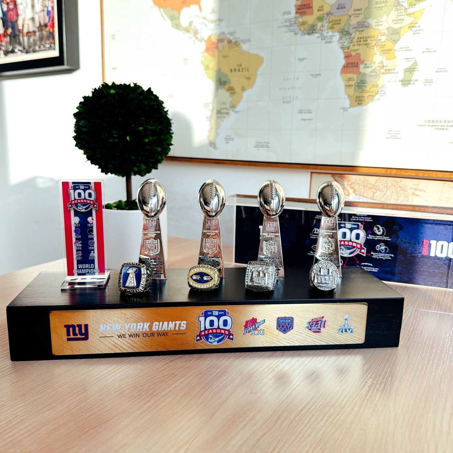 New York Giants 100th Anniversary Collection Trophy Ring Display Case