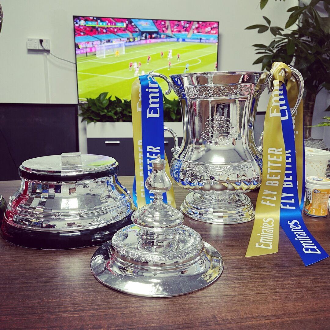 FA Cup Trophy(Indicate what ribbon you want)