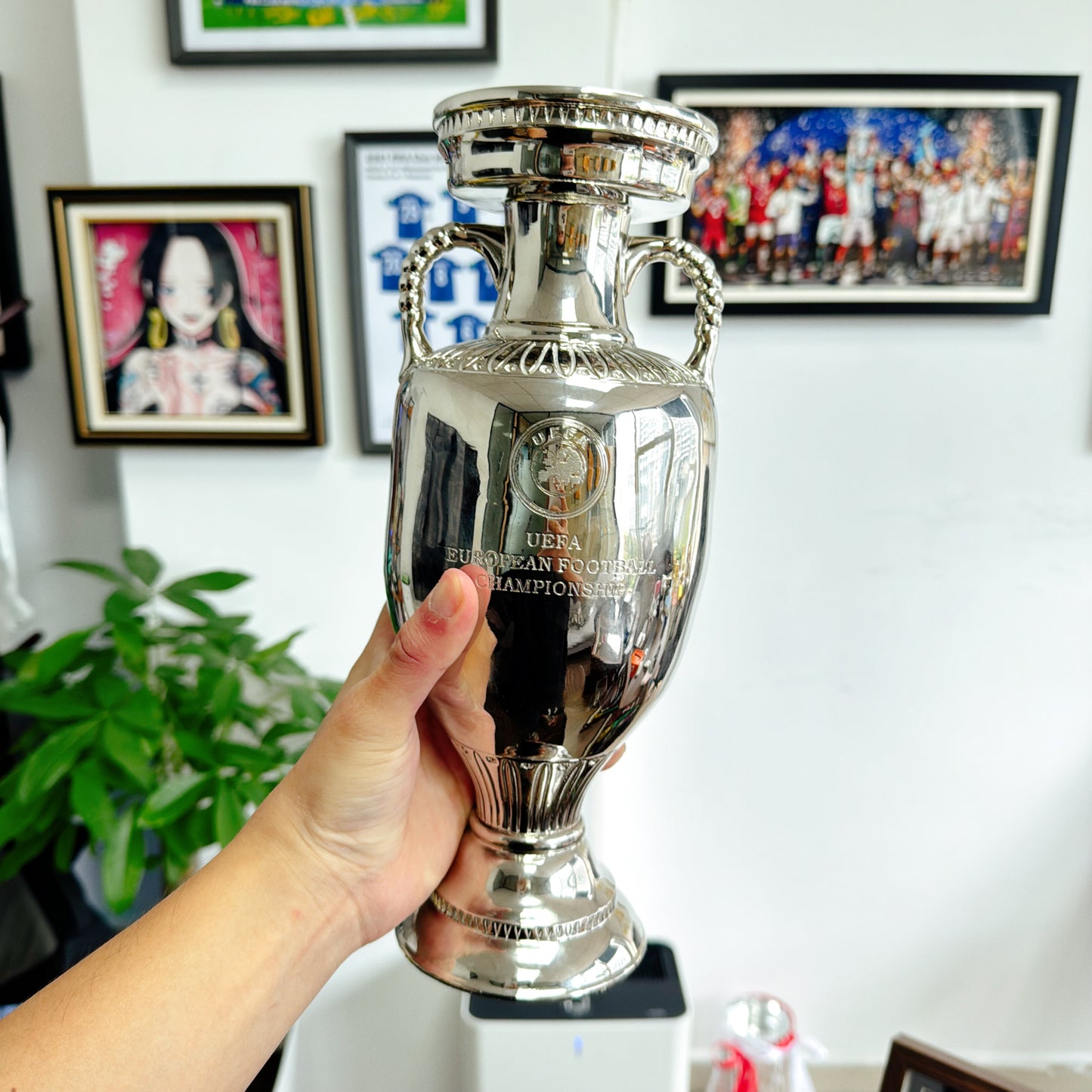 [Metal Version]UEFA Euro Cup  Trophy Henri Delaunay Cup(Indicate what ribbon you want)