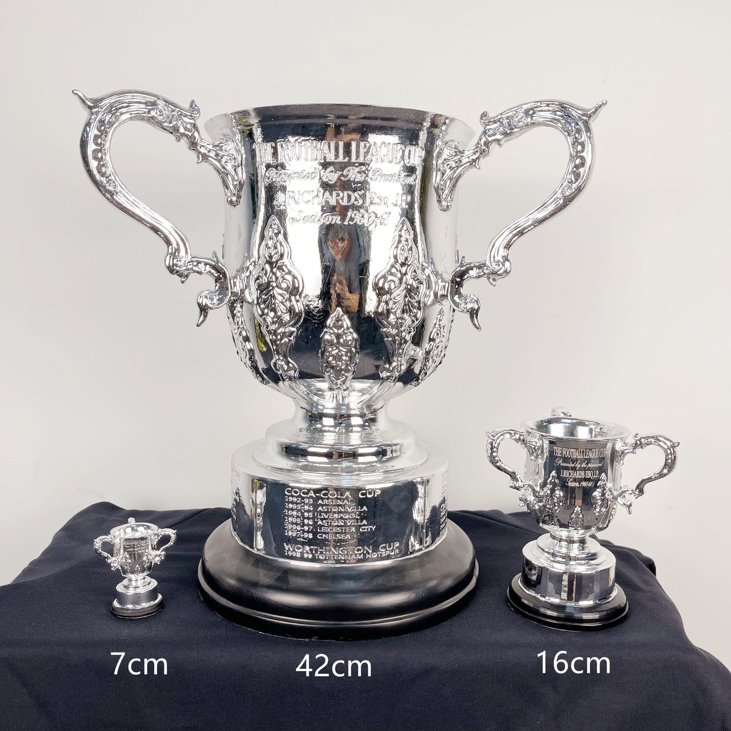 League Cup Carobao Trophy(Indicate what ribbon you want)