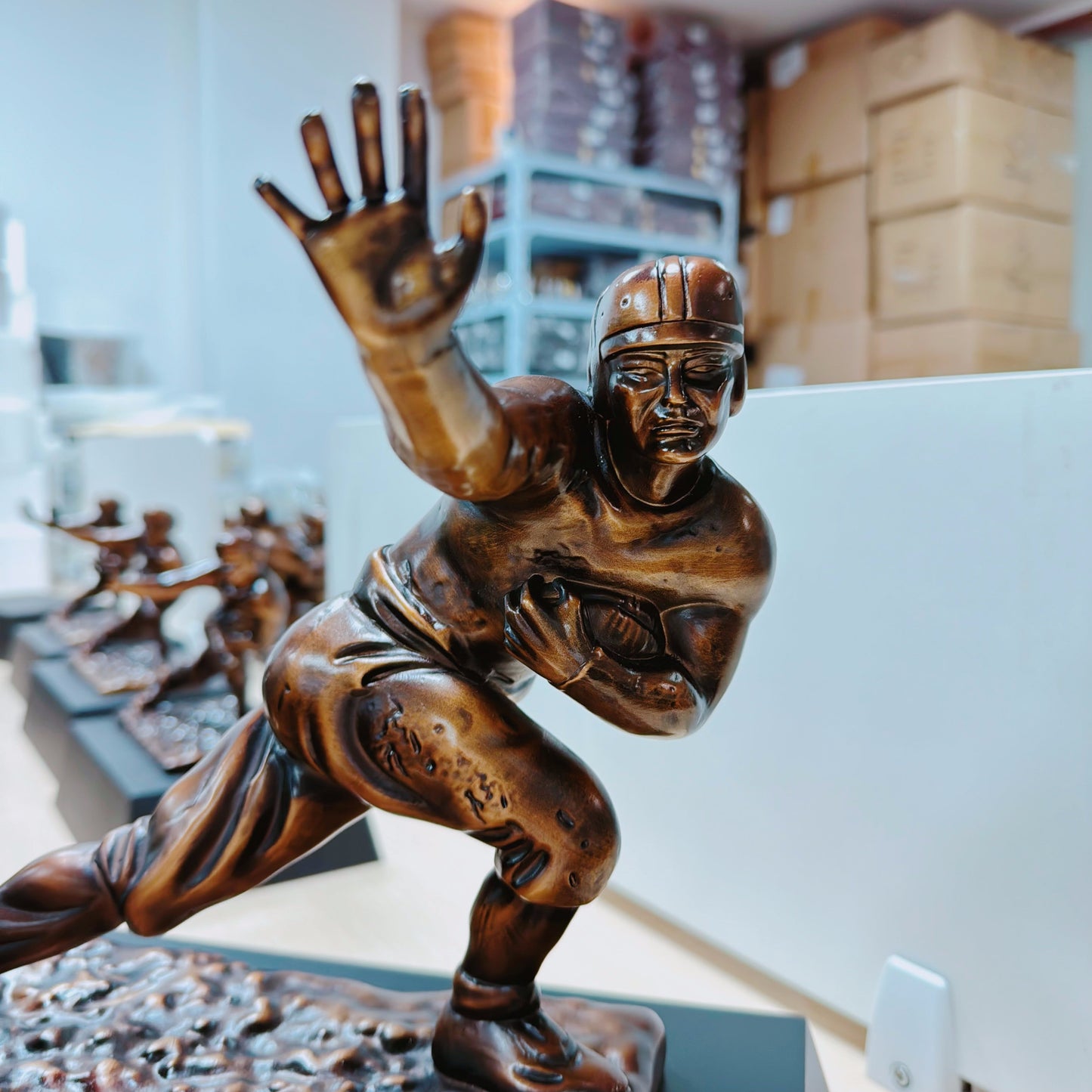 [Metal Version] NCAA Heisman Trophy 2 Sizes Support Customization