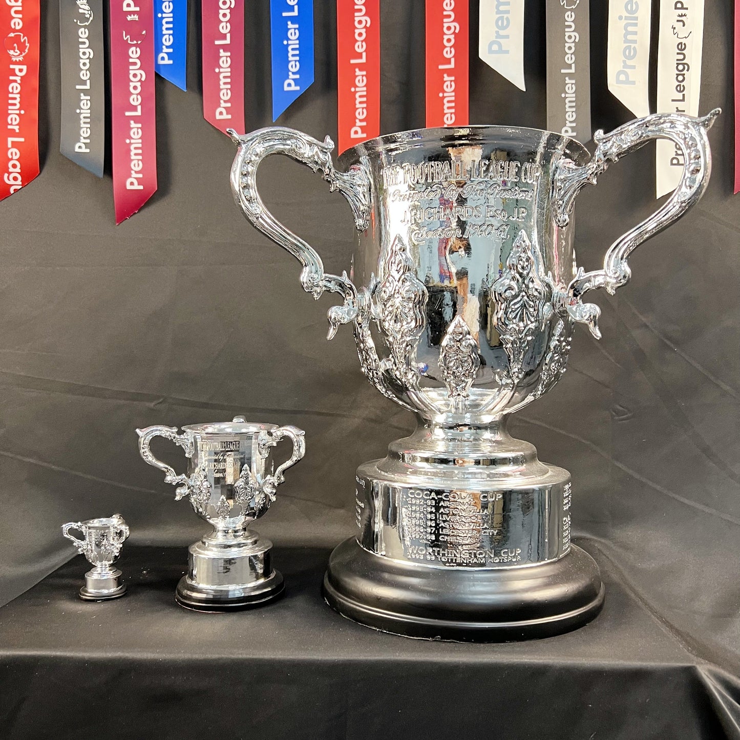 League Cup Carobao Trophy(Indicate what ribbon you want)