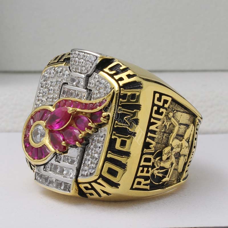 2002 Detroit Red Wings Stanley Cup Ring