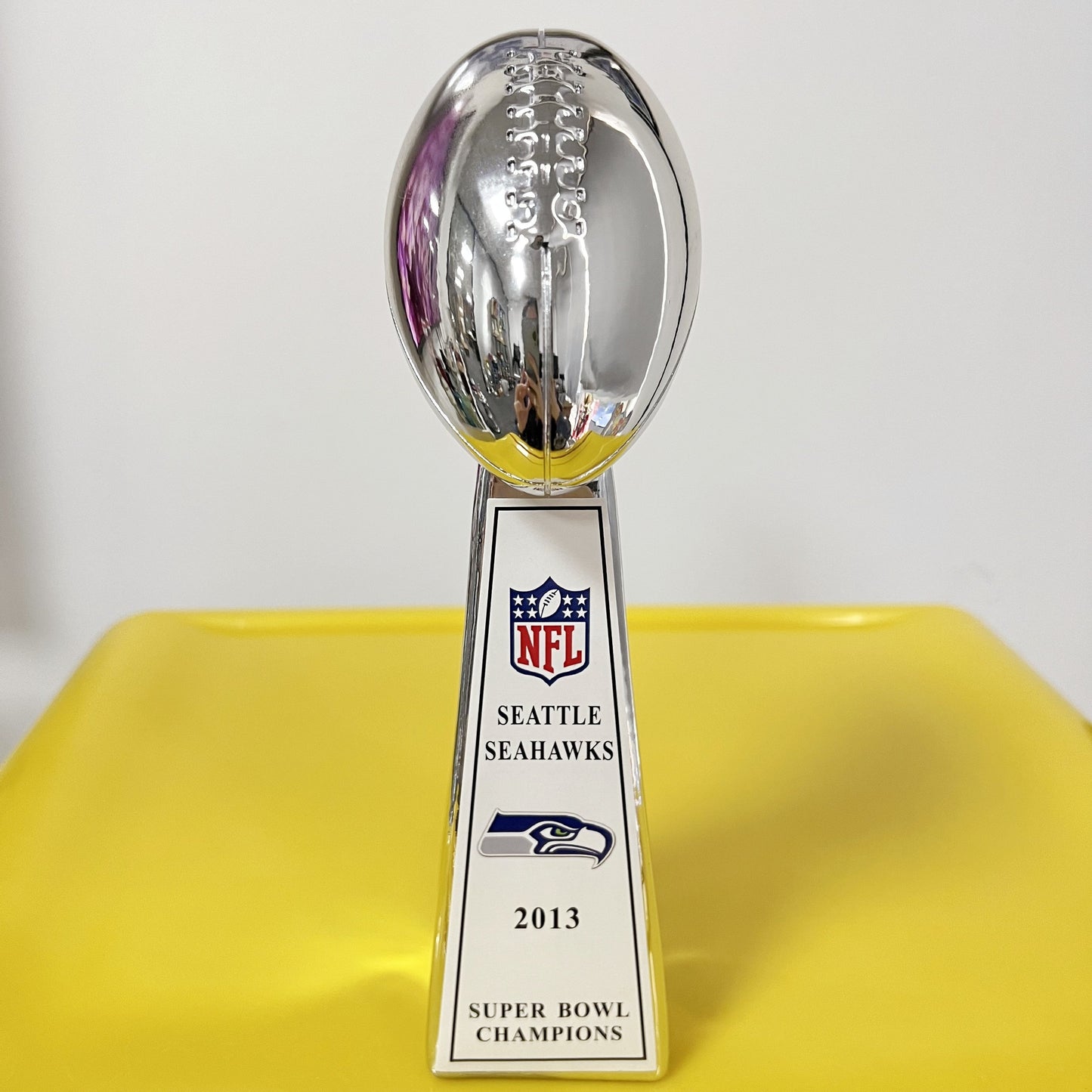 [NFL]Seattle Seahawks ,2013  Vince Lombardi ,  Super Bowl Championship Trophy Resin Version